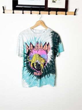 Def Leppard Tie Dye Graphic Band Tee Rock Shirt Blue Black Women’s Small